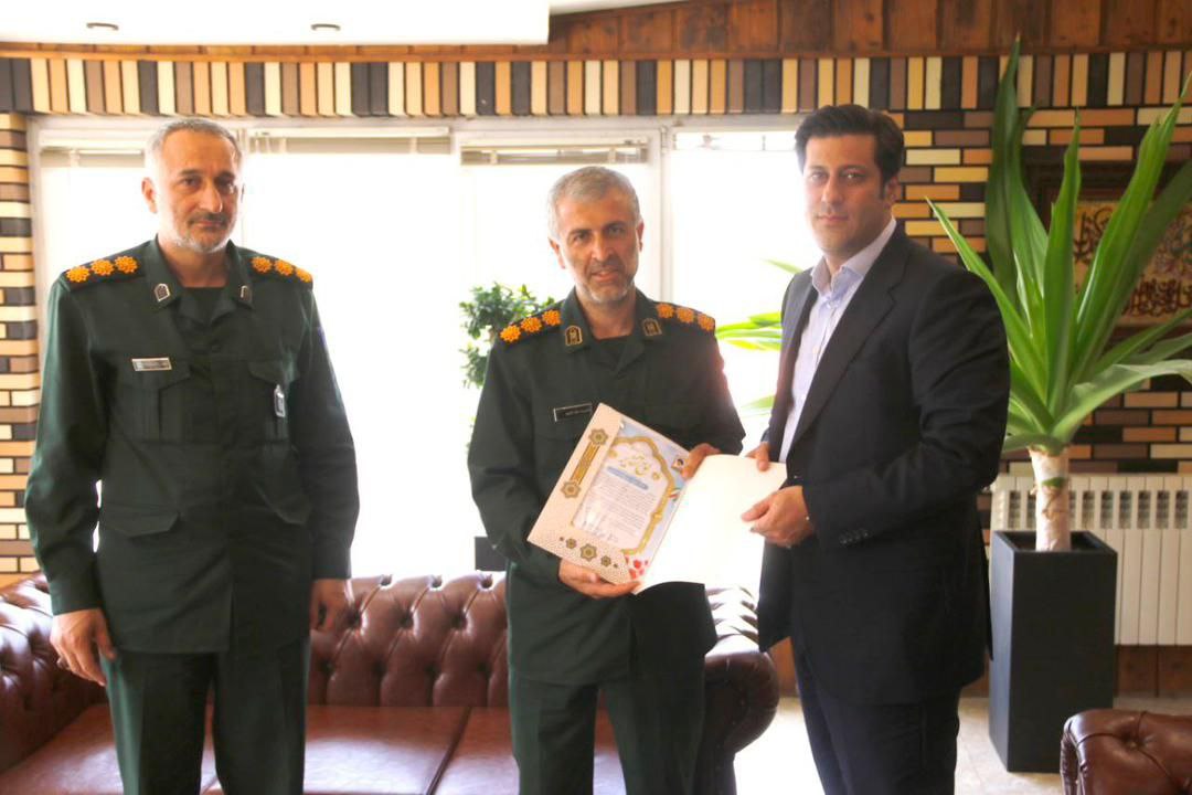 تقدیر ستاد کنگره سرداران، امیران و ۸ هزار شهید گیلان از شهردار لاهیجان