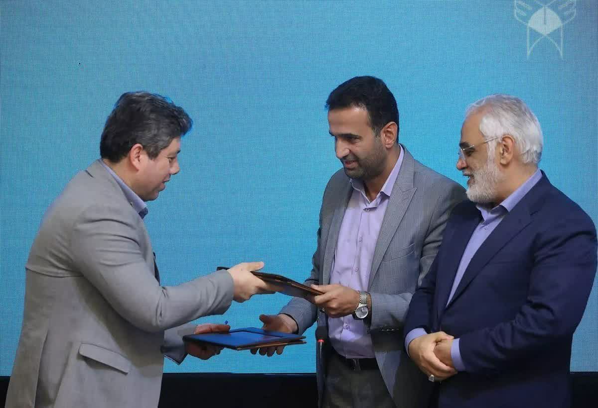 در حاشیه بیست و هفتمین اجلاس شورای دانشگاه انجام شد؛     انعقاد بزرگ‌ترین قرارداد مطالعاتی برون‌دانشگاهی دانشگاه آزاد اسلامی