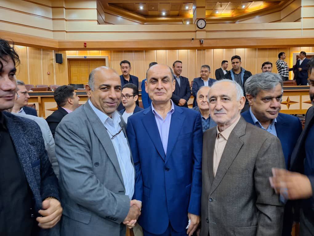 در دیدار فعالان انتخابات با دکتر حق شناس صورت گرفت؛  انتقاد رئيس مجتمع میوه و تره بار ولیعصر رشت از استاندار پیشین گیلان