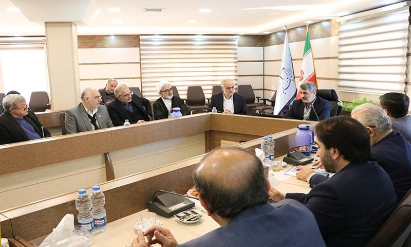 ایجاد اشتغال و احیای واحدهای تولیدی در اولویت کاری مسئولان استان باشد