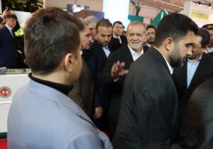 غرفه منطقه آزاد انزلی میزبان رئیس جمهور و مدیرعامل میربیزنس بانک روسیه