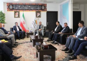 بازدید مدیرعامل بیمه ایران از مجتمع ونوس و دستور تسریع در رسیدگی به پرونده بیمه‌ای