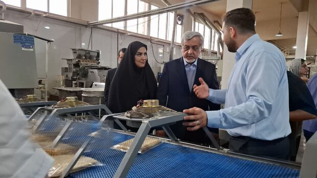 فرماندار رشت:    نان صنعتی گامی مؤثر در اشتغال‌زایی و ارتقای کیفیت مصرف است