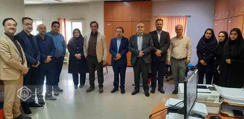 همکاران با تعهد و انگیزه بالا به جامعه هدف خدمت می‌کنند