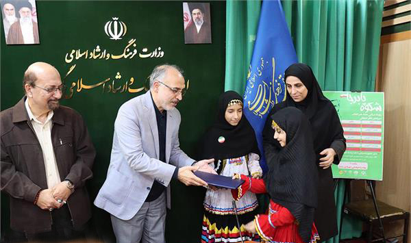 طاهری: نقش‌آفرینی ایثارگرانه هنرمندان در شرایط جنگ ، قابل تقدیر است
