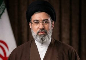 معلمان و کارگران مؤثرترین حلقه در نبرد فرهنگی و اقتصادی خواهند بود