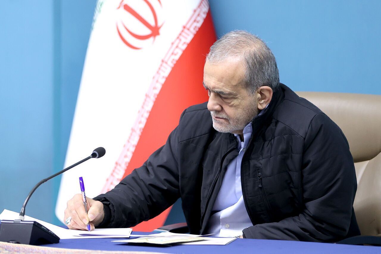 ماموریت رئیس جمهور به عارف برای تحقق انتظارات عمومی در زمینه اینترنت