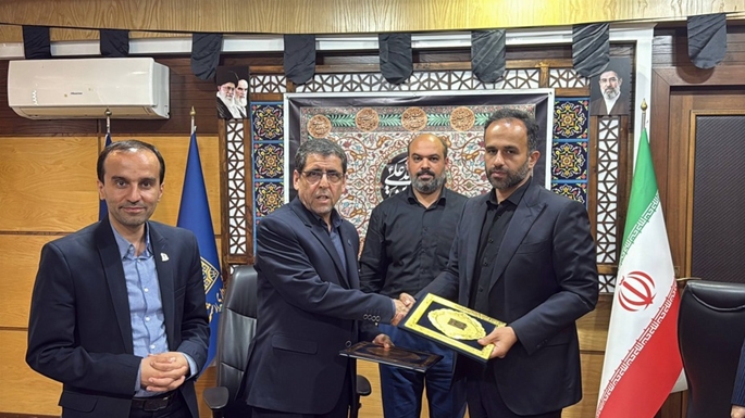 انعقاد قرارداد سرمایه‌گذاری رستوران و کشتی دریایی در تالاب عینک