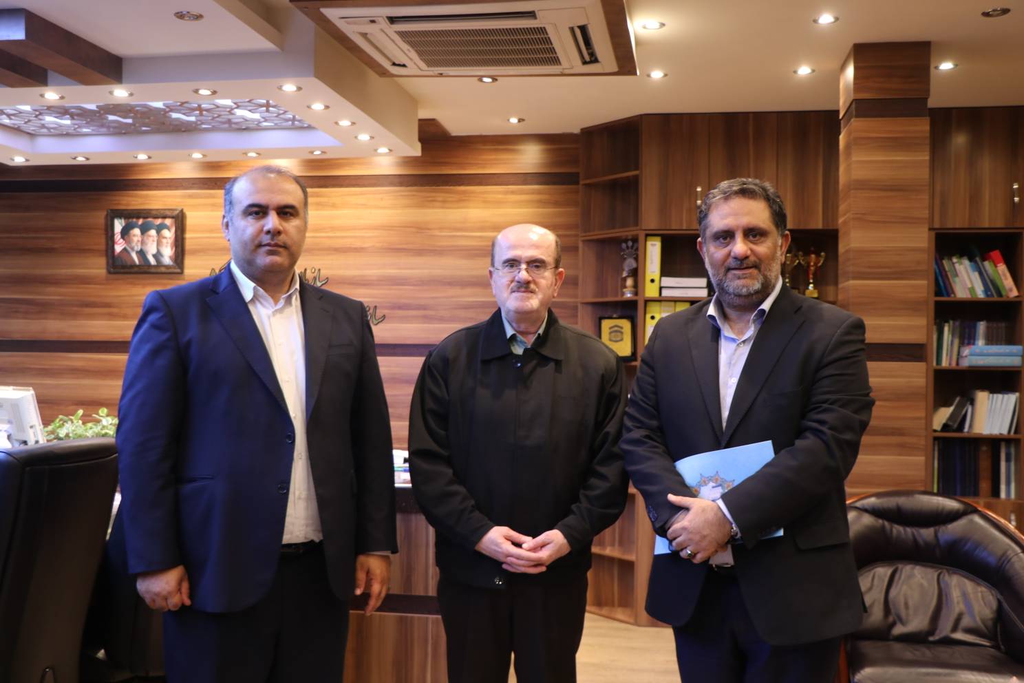 دیدار نماینده و فرماندار لنگرود با رئیس سازمان مدیریت و برنامه ریزی گیلان 