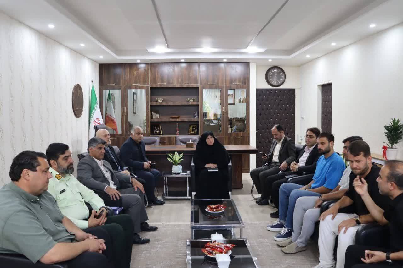 اعضای تیم فوتبال اتحاد با سرپرست فرمانداری خمام دیدار کردند