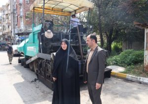 بازدید فرماندار خمام از روند اجرای عملیات آسفالت خیابان تختی