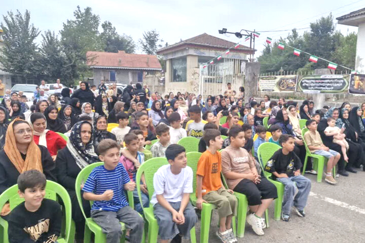 تماشاخانه سیار کانون در جشنواره شهروند  به لاشیدان رفت