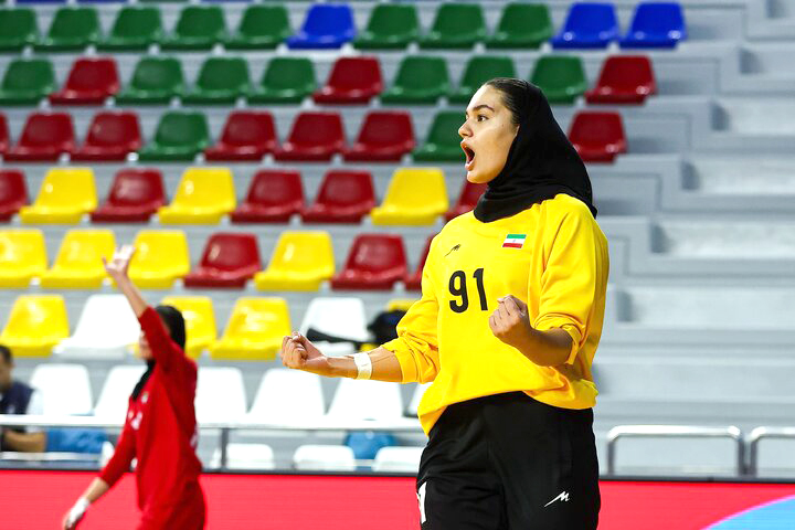 گلر هندبال زنان ایران در اروپا لژیونر شد