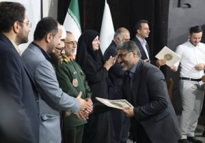 در گرامیداشت هفته دولت از کارمندان و مدیران شهرستان خمام تجلیل شد