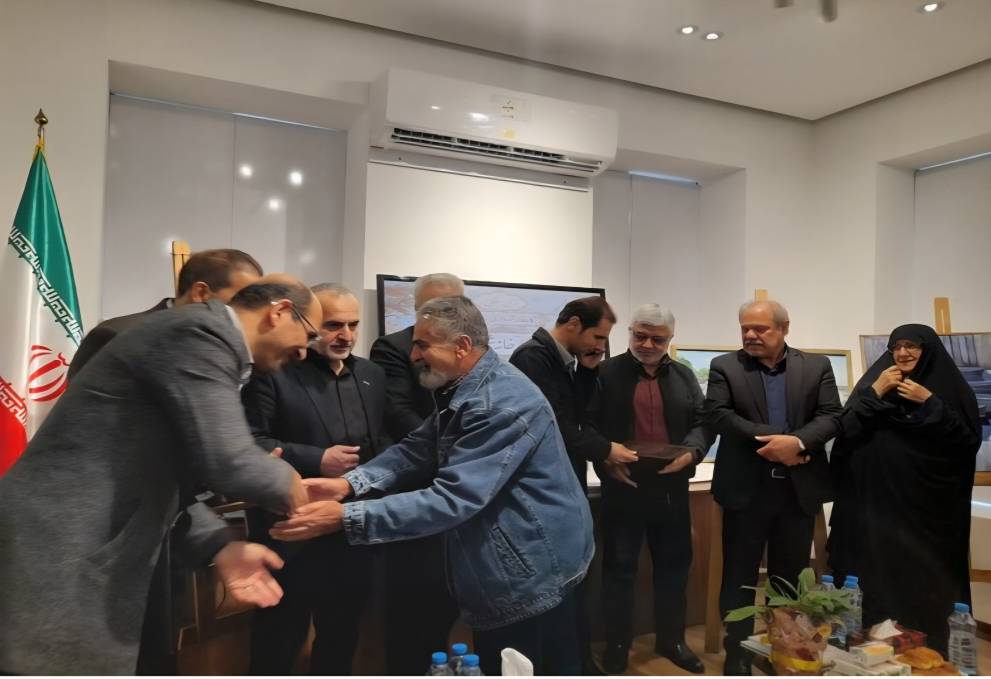نگارخانه فرهنگ و هنر شهرستان بندر انزلی افتتاح شد